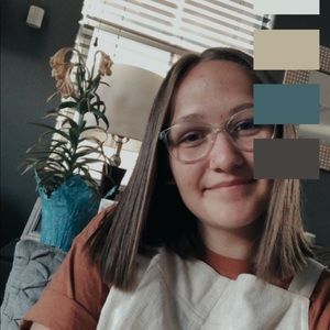 Meet your Posher, Claire